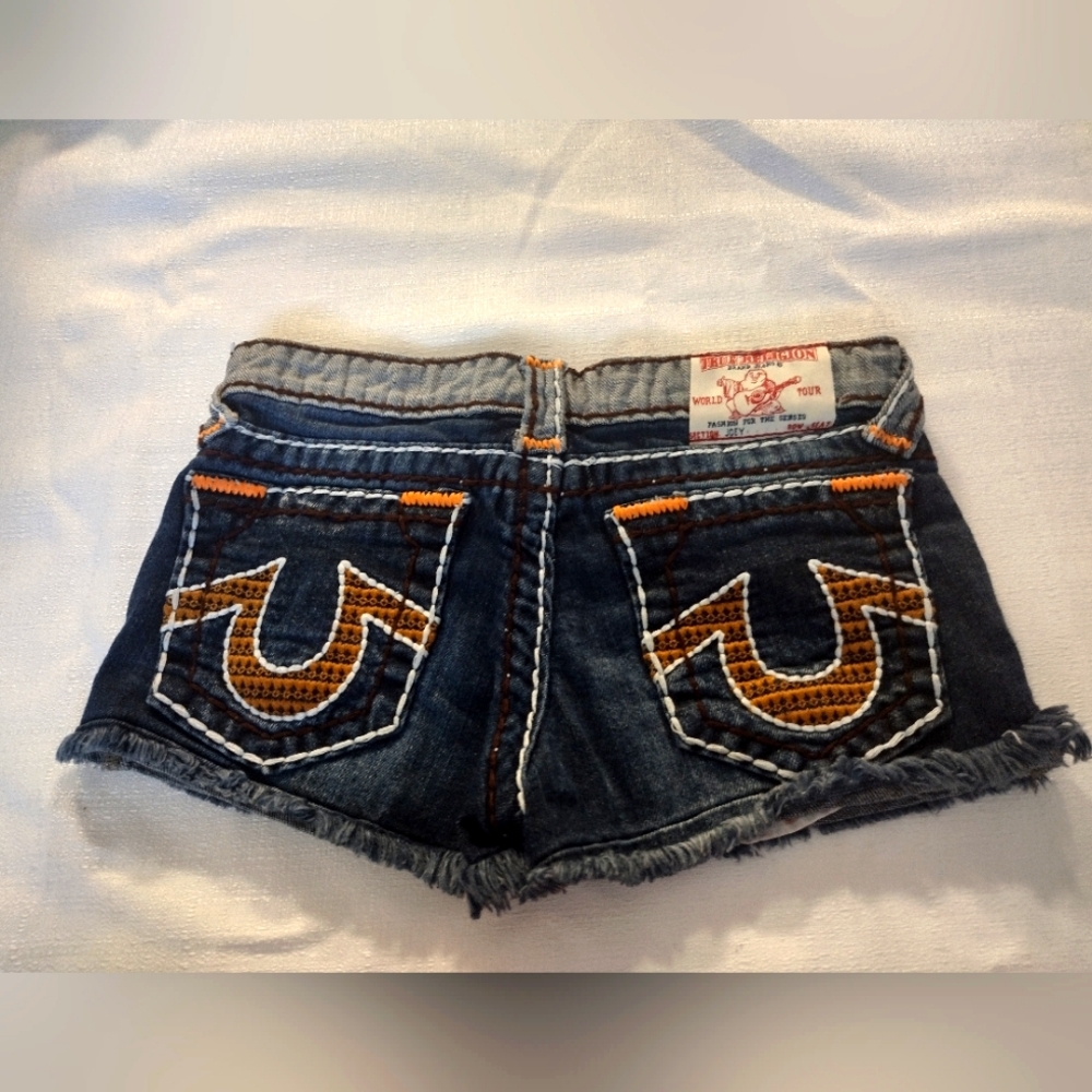 True Religion Low Rise Joey Super T Cut-Off Shorts Sz 4, 23" Waist, 28" Hip USA